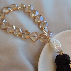 Lycky Charm - Ivory Crystals